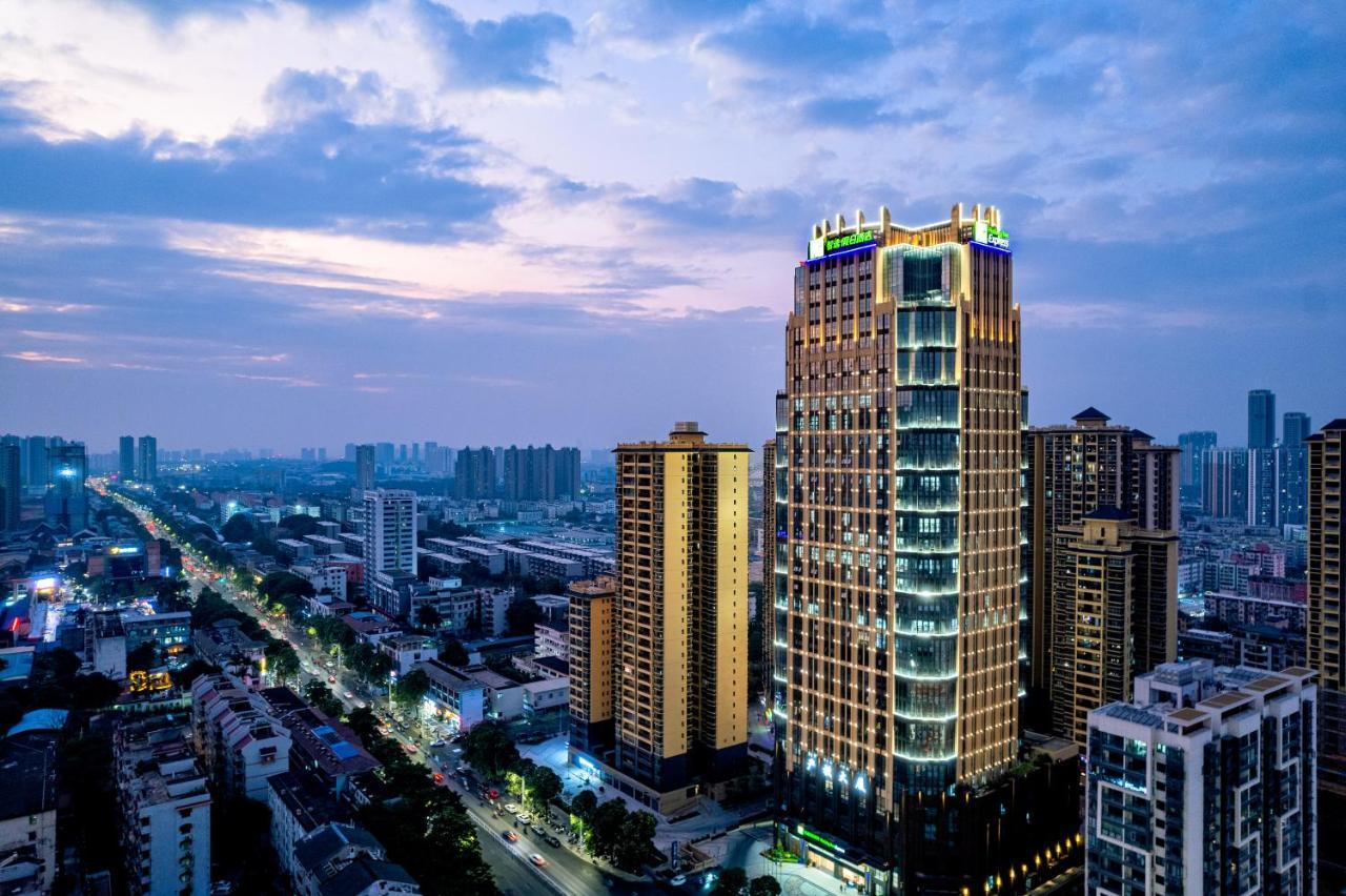 Holiday Inn Express Nanning Jiangnan By Ihg Экстерьер фото